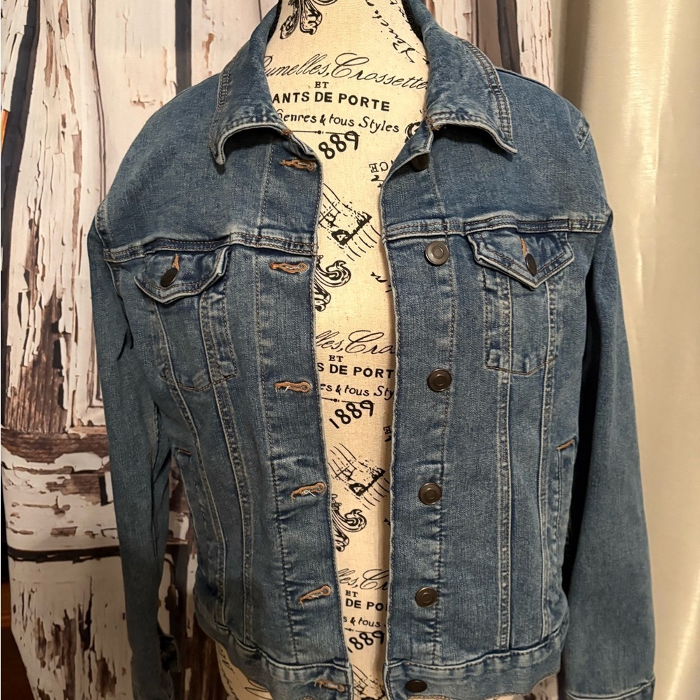 Time and Tru Blue Jean Jacket